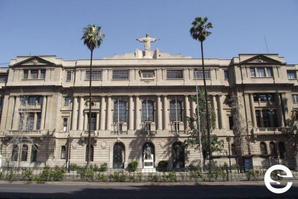 Únete al Programa Adulto Mayor UC.